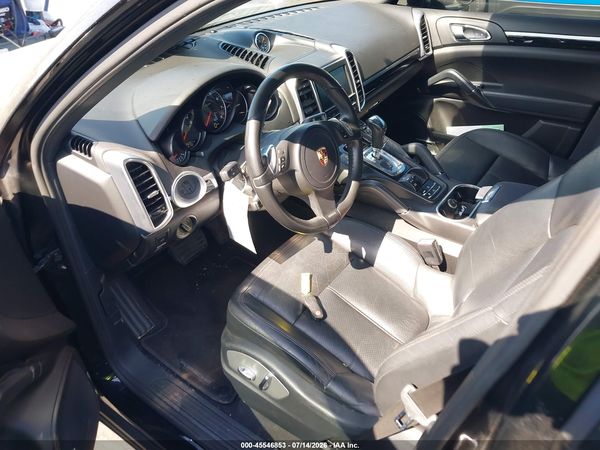 2012 PORSCHE CAYENNE