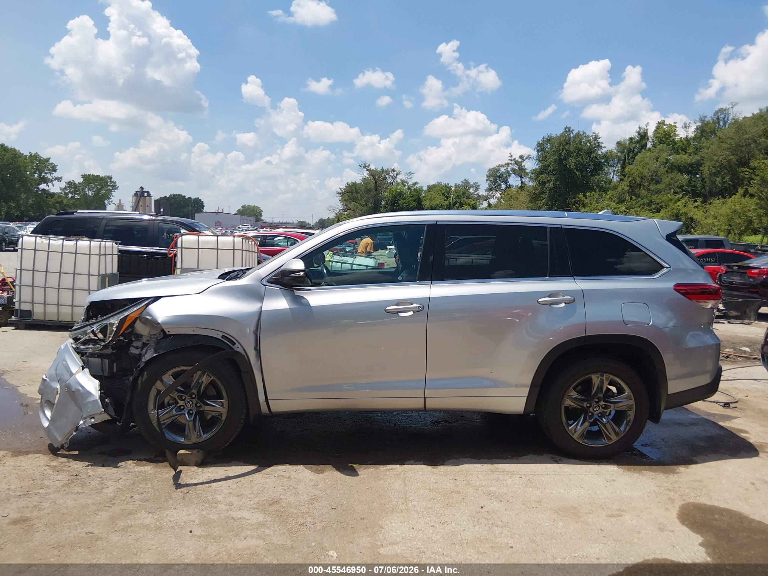 2017 TOYOTA HIGHLANDER LIMITED PLATINUM