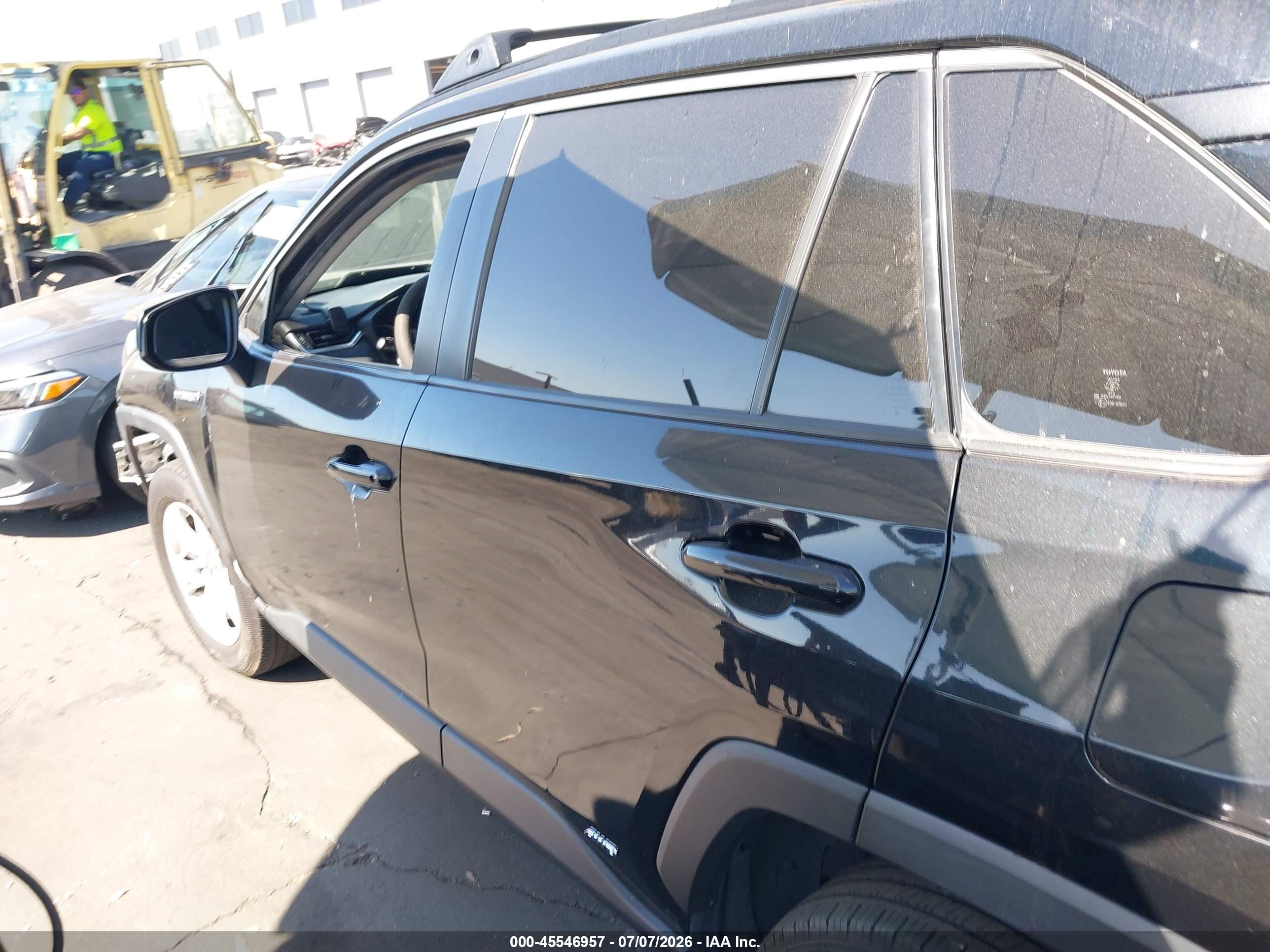 2020 TOYOTA RAV4 HYBRID LE