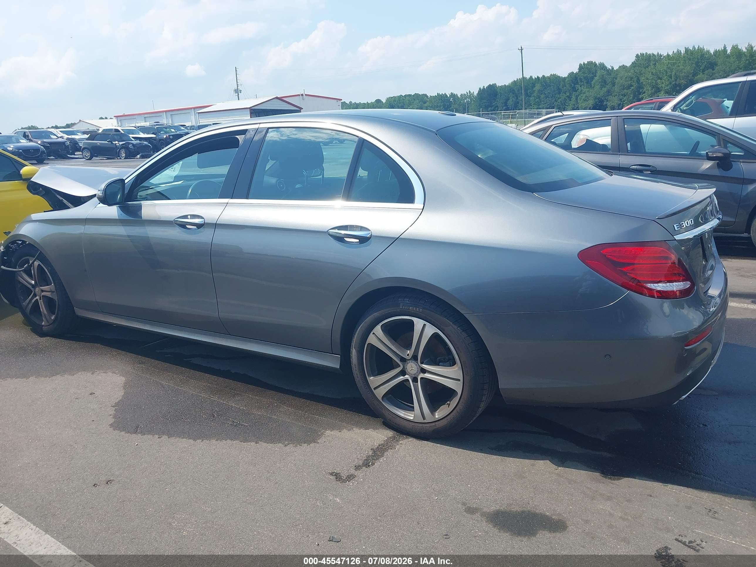 2017 MERCEDES-BENZ E 300 E300-4M