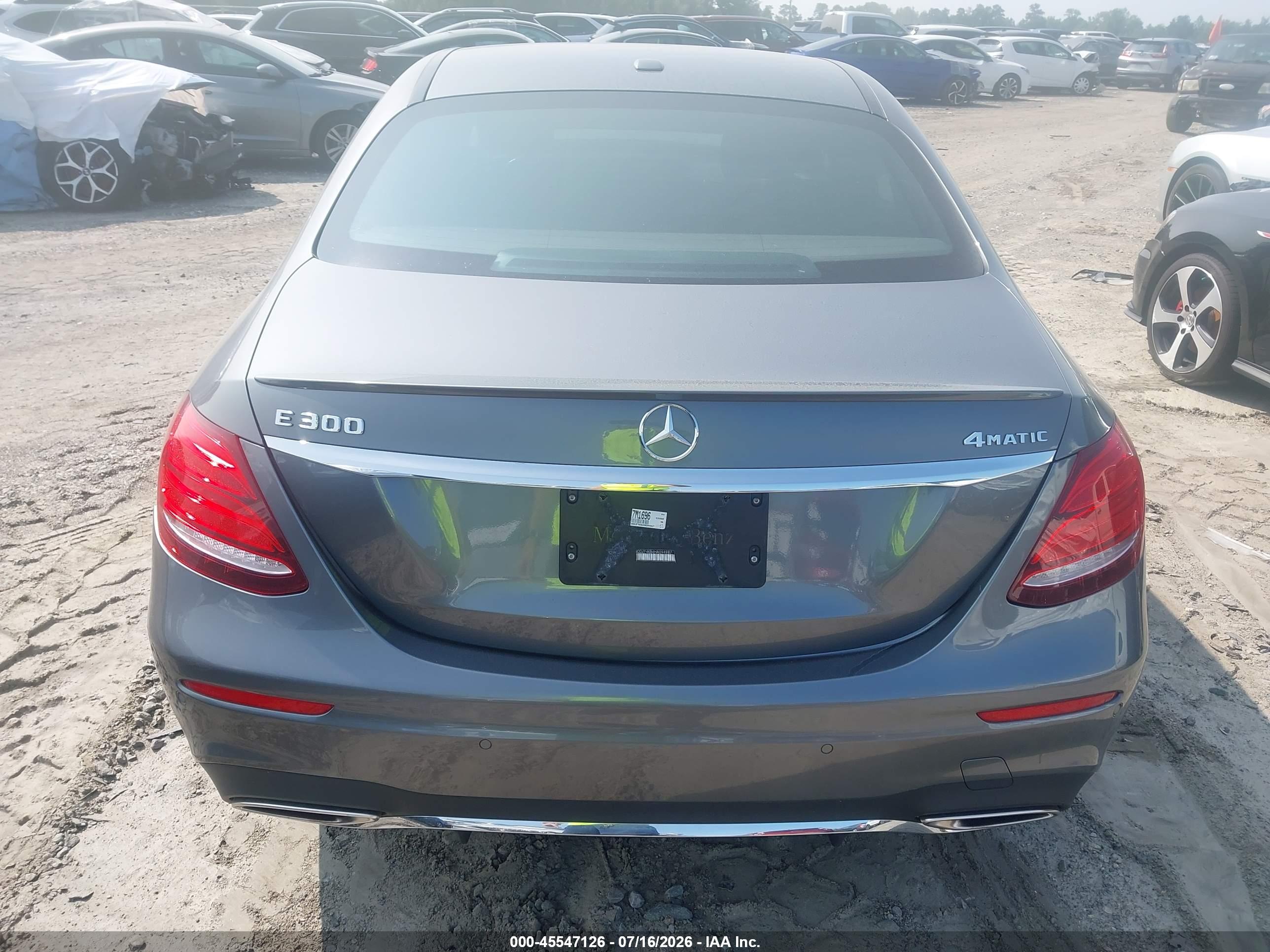2017 MERCEDES-BENZ E 300 E300-4M