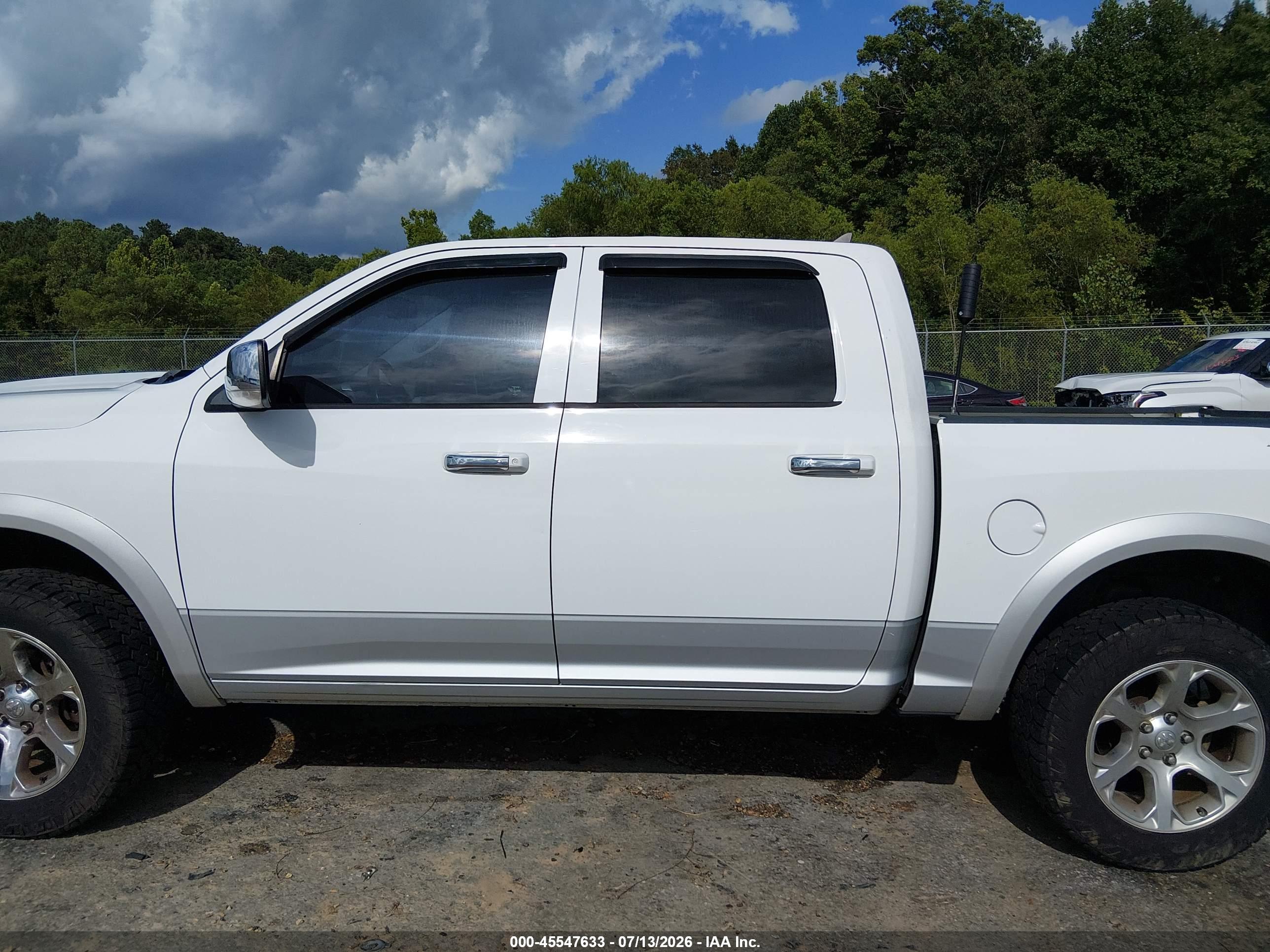 2016 RAM 1500 LARAMIE