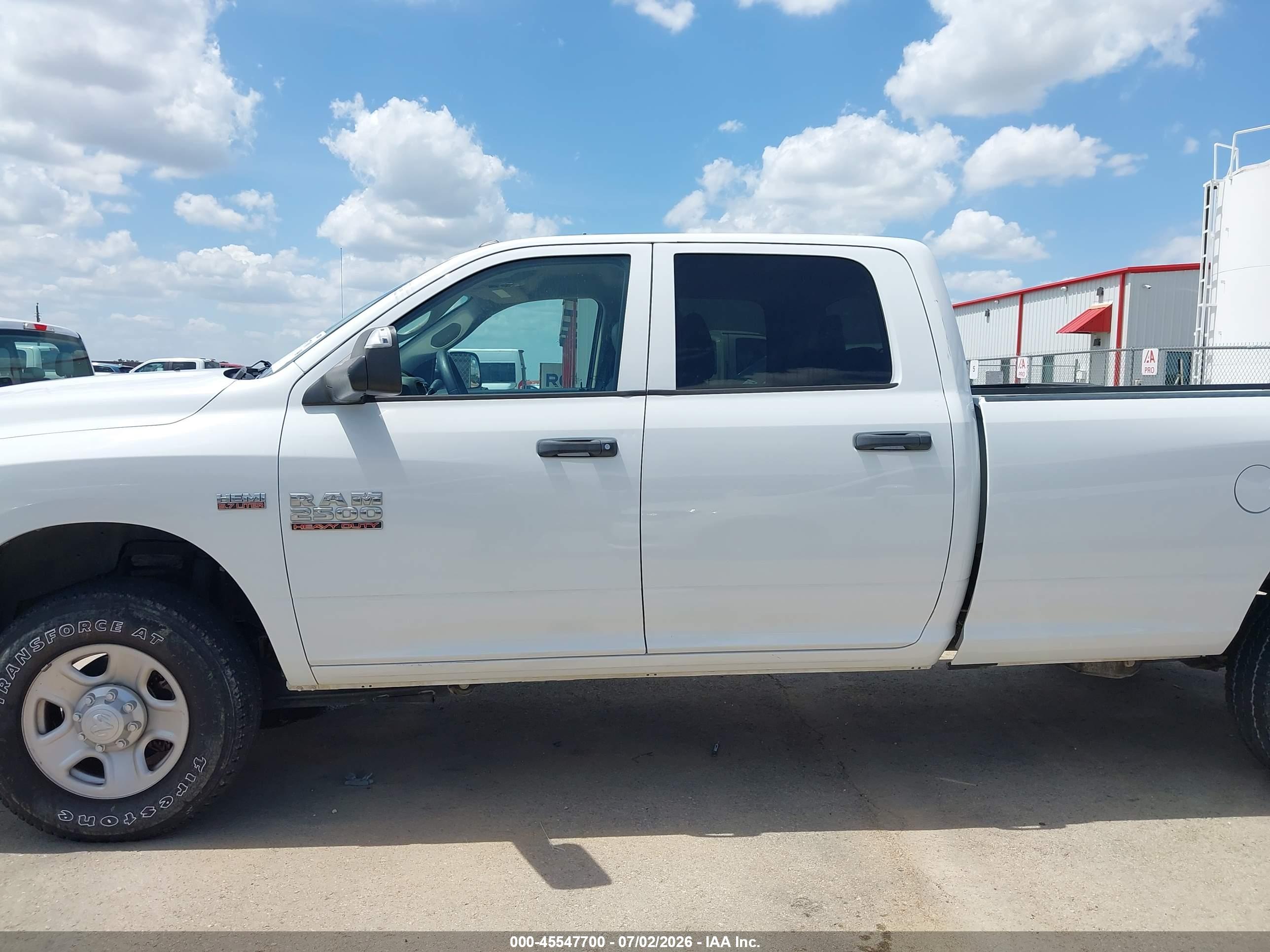 2018 RAM 2500 TRADESMAN  4X4 8' BOX