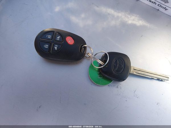 2014 TOYOTA SIENNA LE