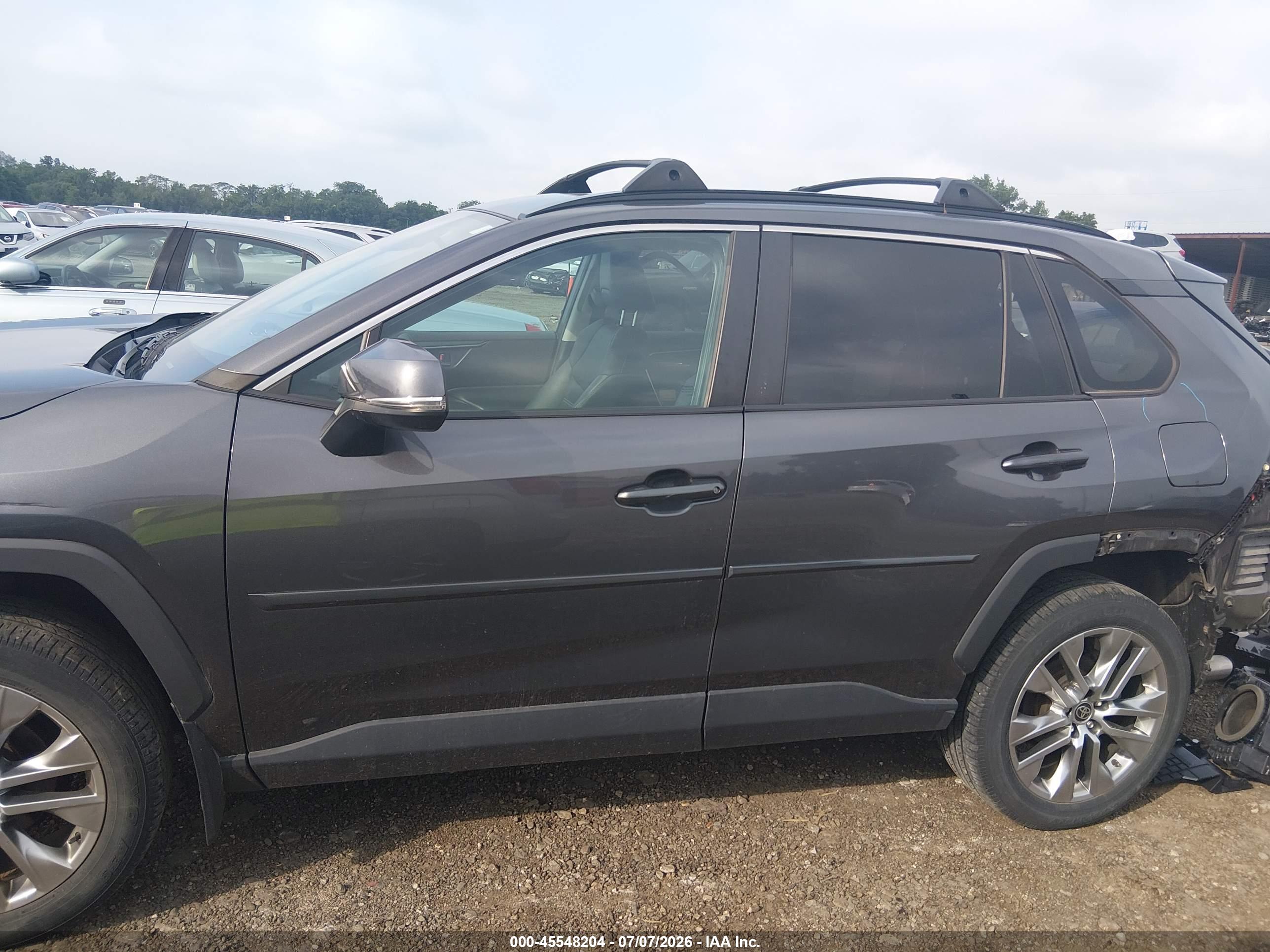 2022 TOYOTA RAV4 XLE PREMIUM