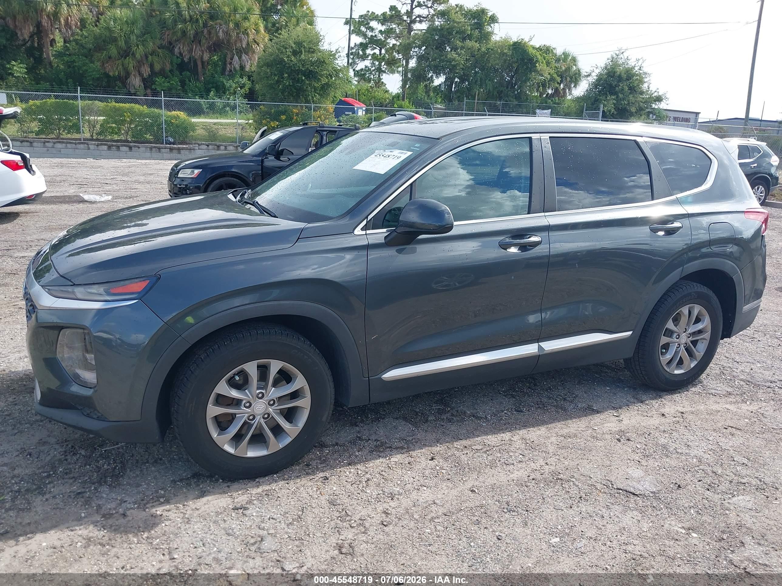 2019 HYUNDAI SANTA FE SE