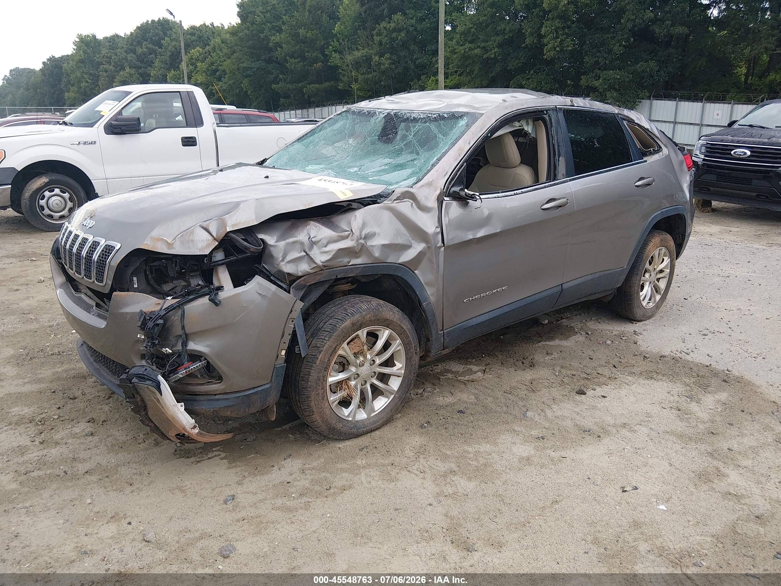 2019 JEEP CHEROKEE LATITUDE FWD