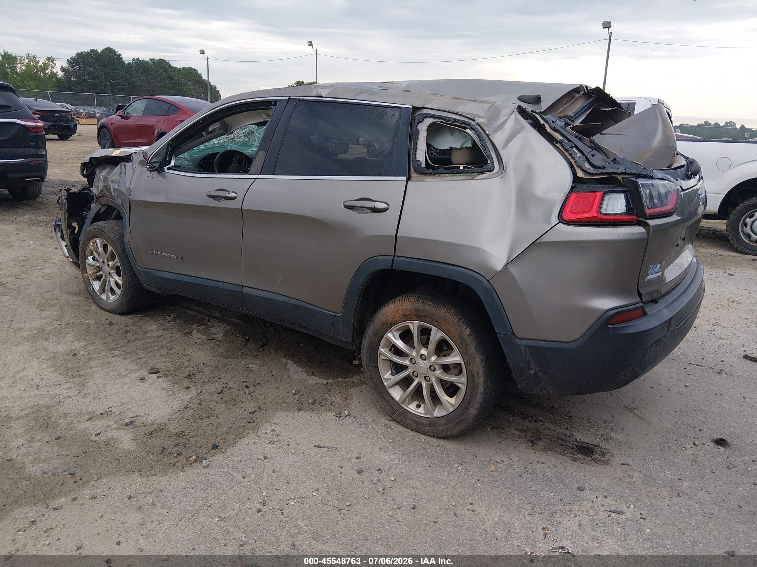 2019 JEEP CHEROKEE LATITUDE FWD