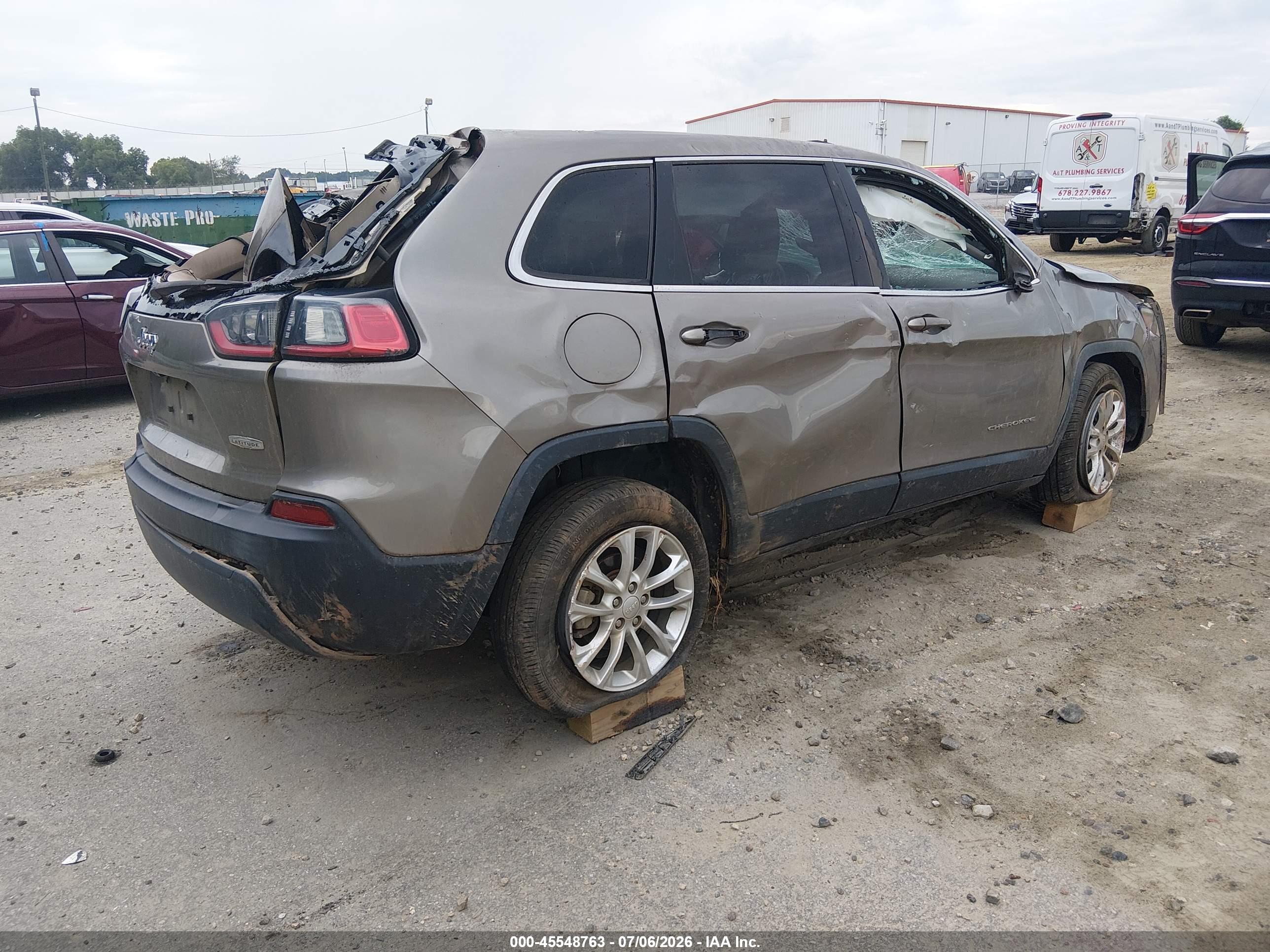 2019 JEEP CHEROKEE LATITUDE FWD