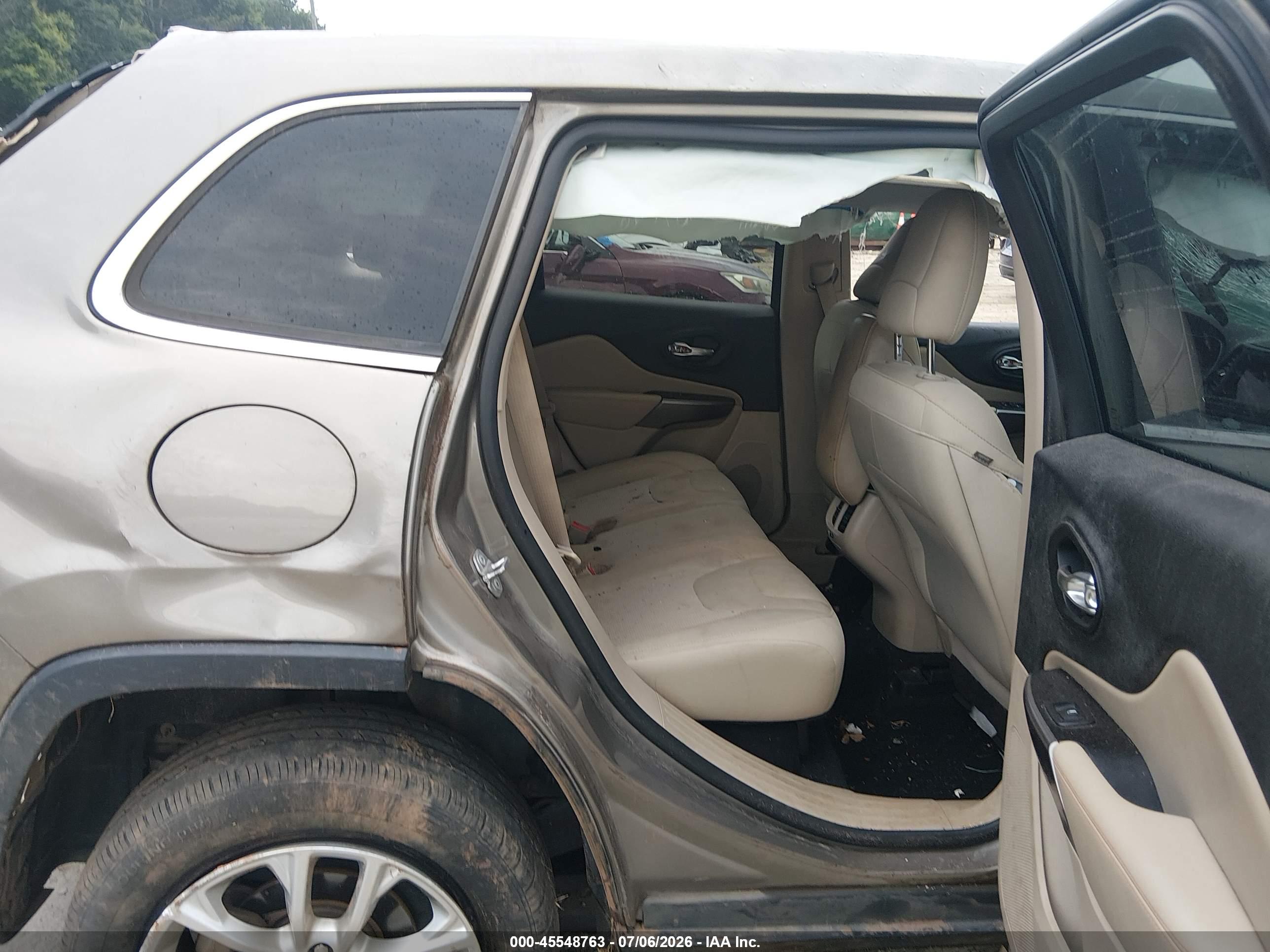 2019 JEEP CHEROKEE LATITUDE FWD