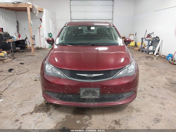 2021 CHRYSLER VOYAGER LX