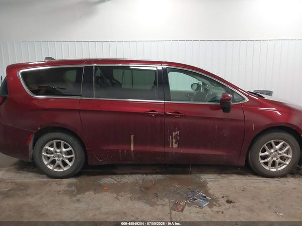 2021 CHRYSLER VOYAGER LX