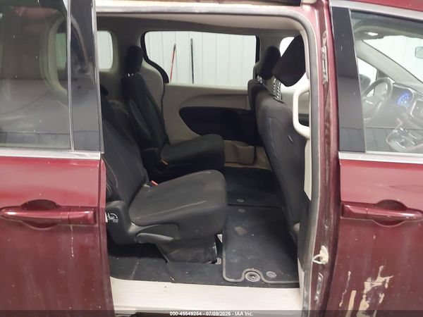 2021 CHRYSLER VOYAGER LX