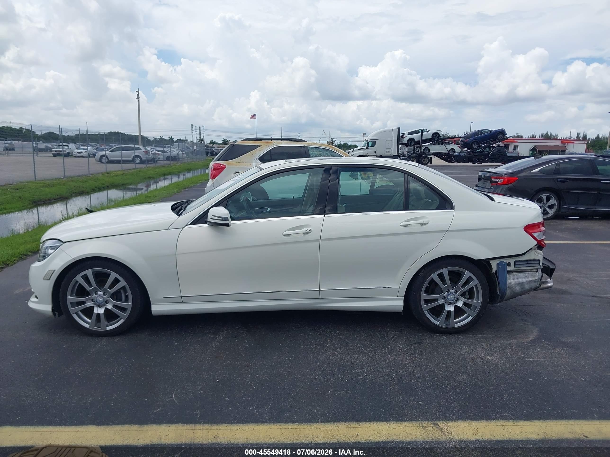 2011 MERCEDES-BENZ C 300 C300