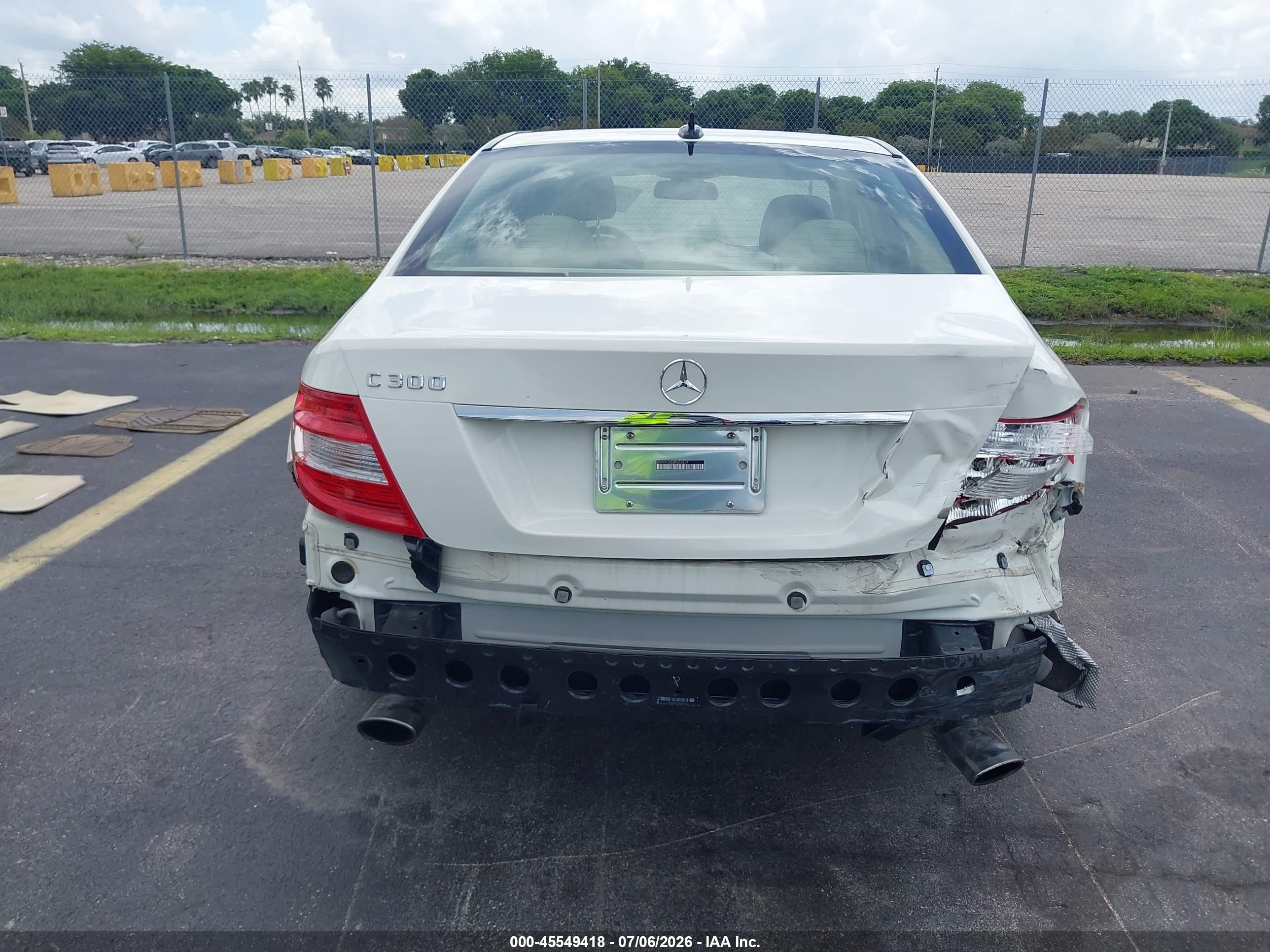 2011 MERCEDES-BENZ C 300 C300