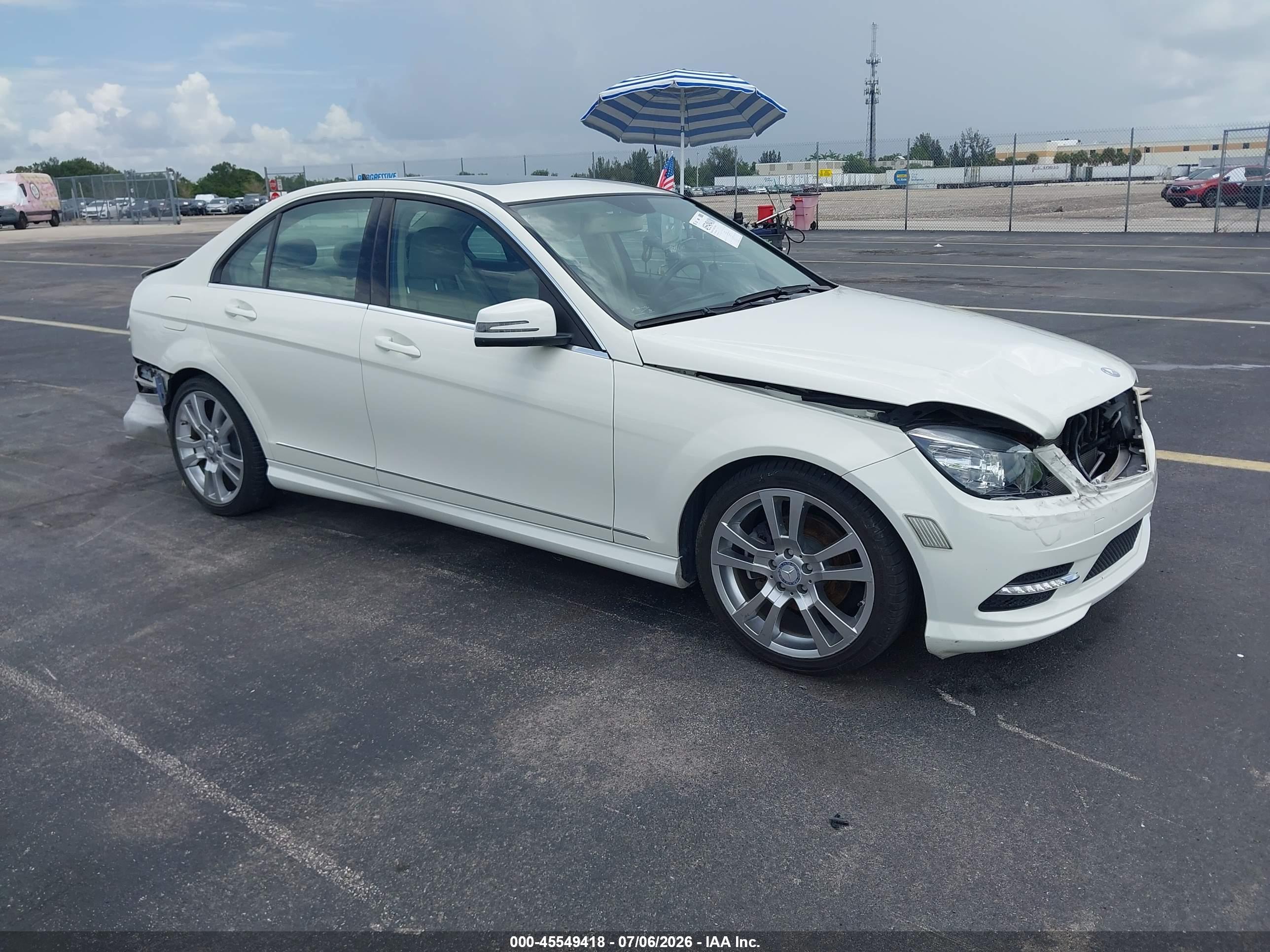 2011 MERCEDES-BENZ C 300 C300