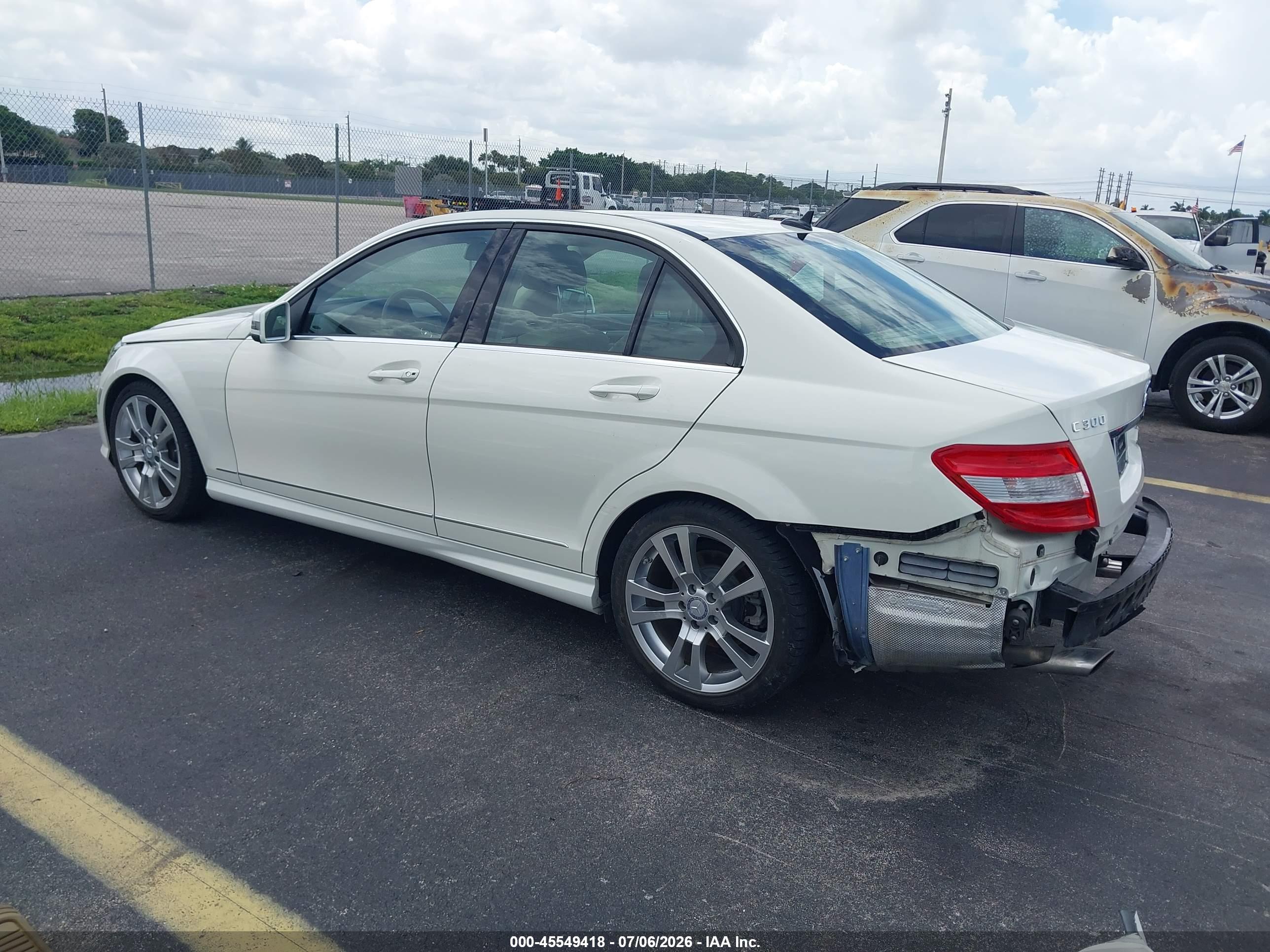 2011 MERCEDES-BENZ C 300 C300