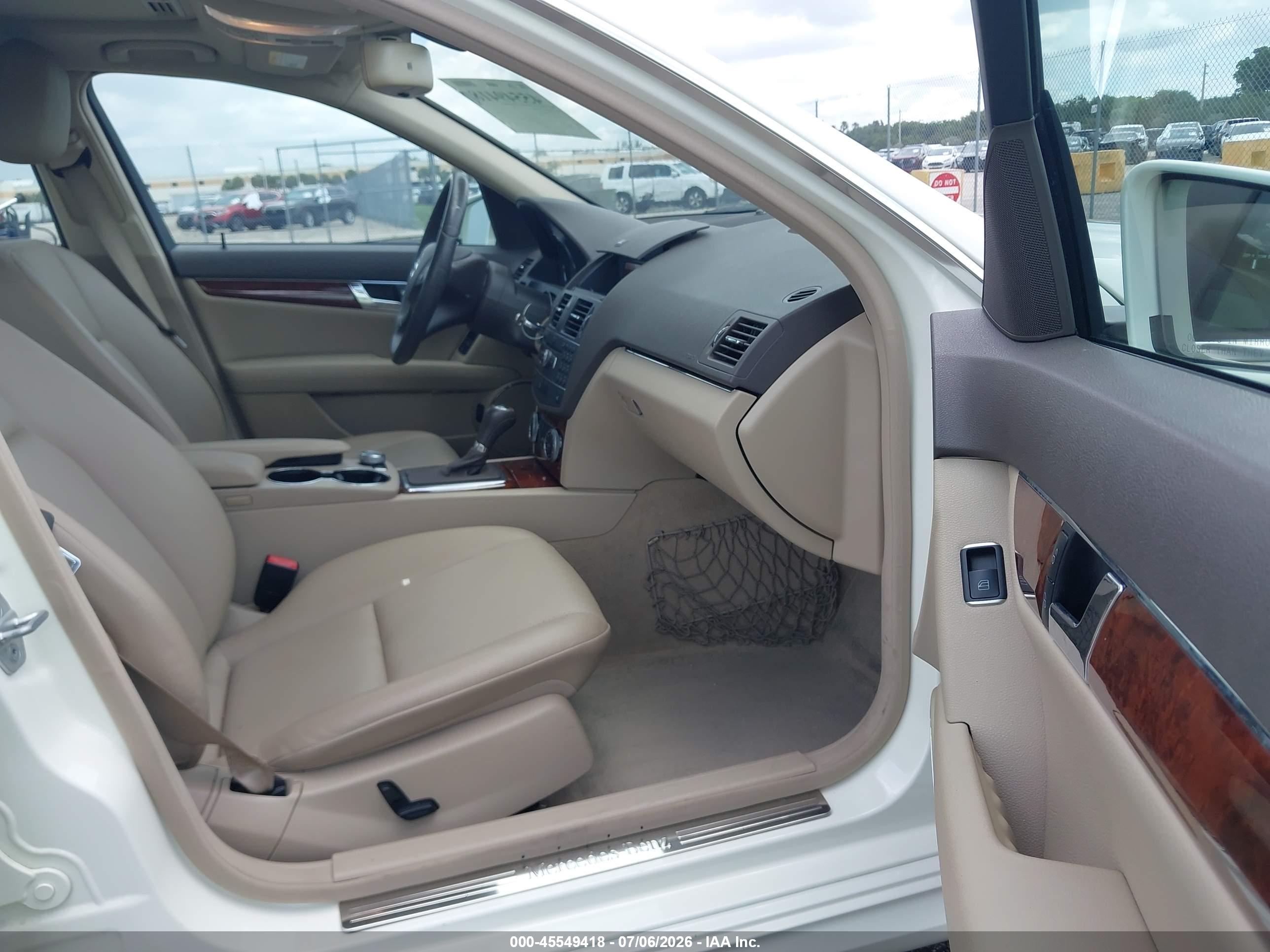 2011 MERCEDES-BENZ C 300 C300