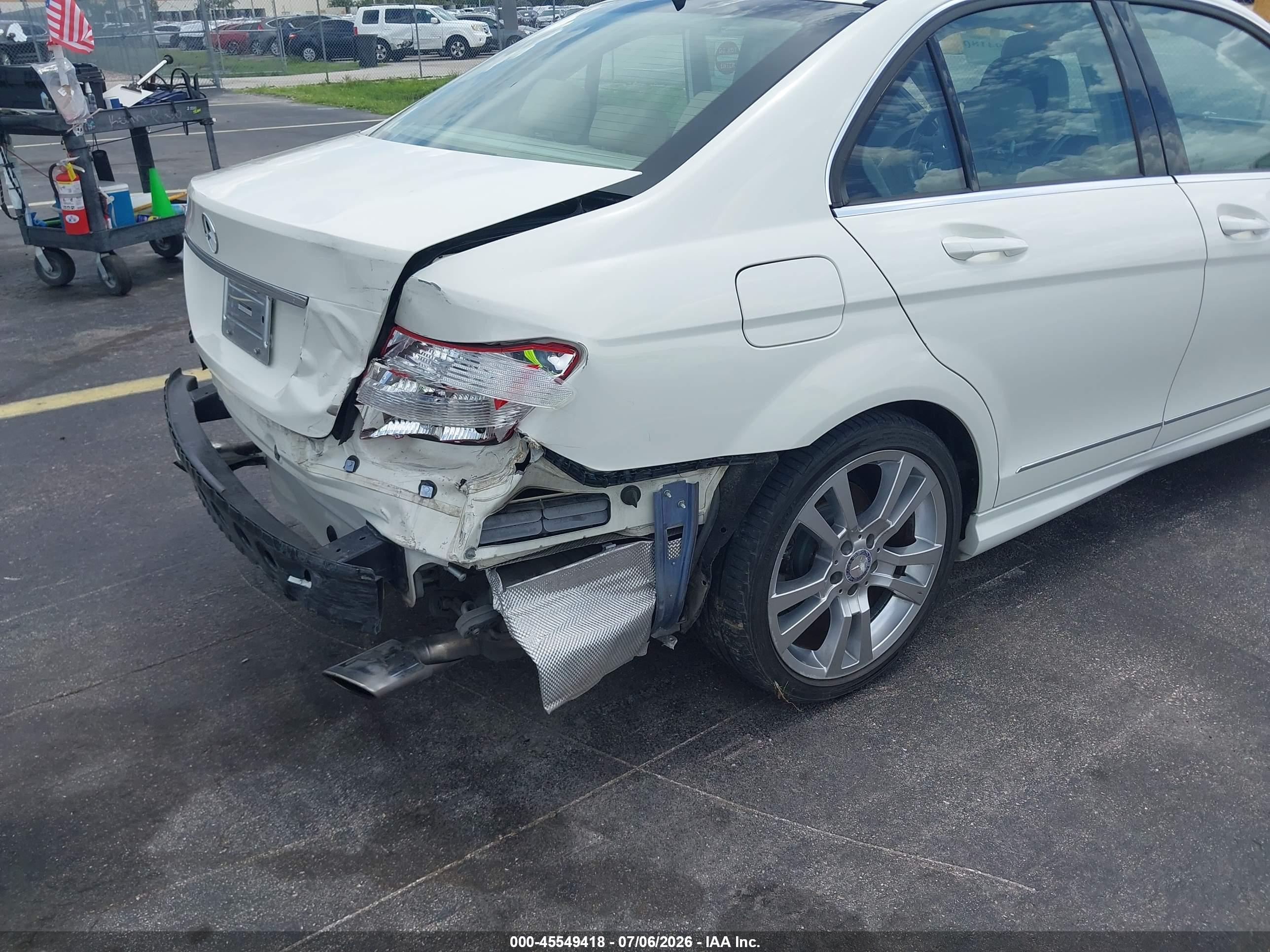 2011 MERCEDES-BENZ C 300 C300