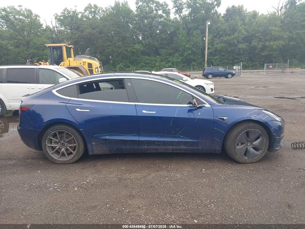 2018 TESLA MODEL 3 LONG RANGE/PERFORMANCE