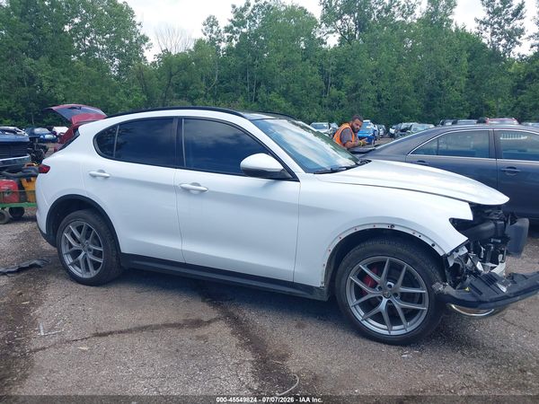 2018 ALFA ROMEO STELVIO SPORT AWD