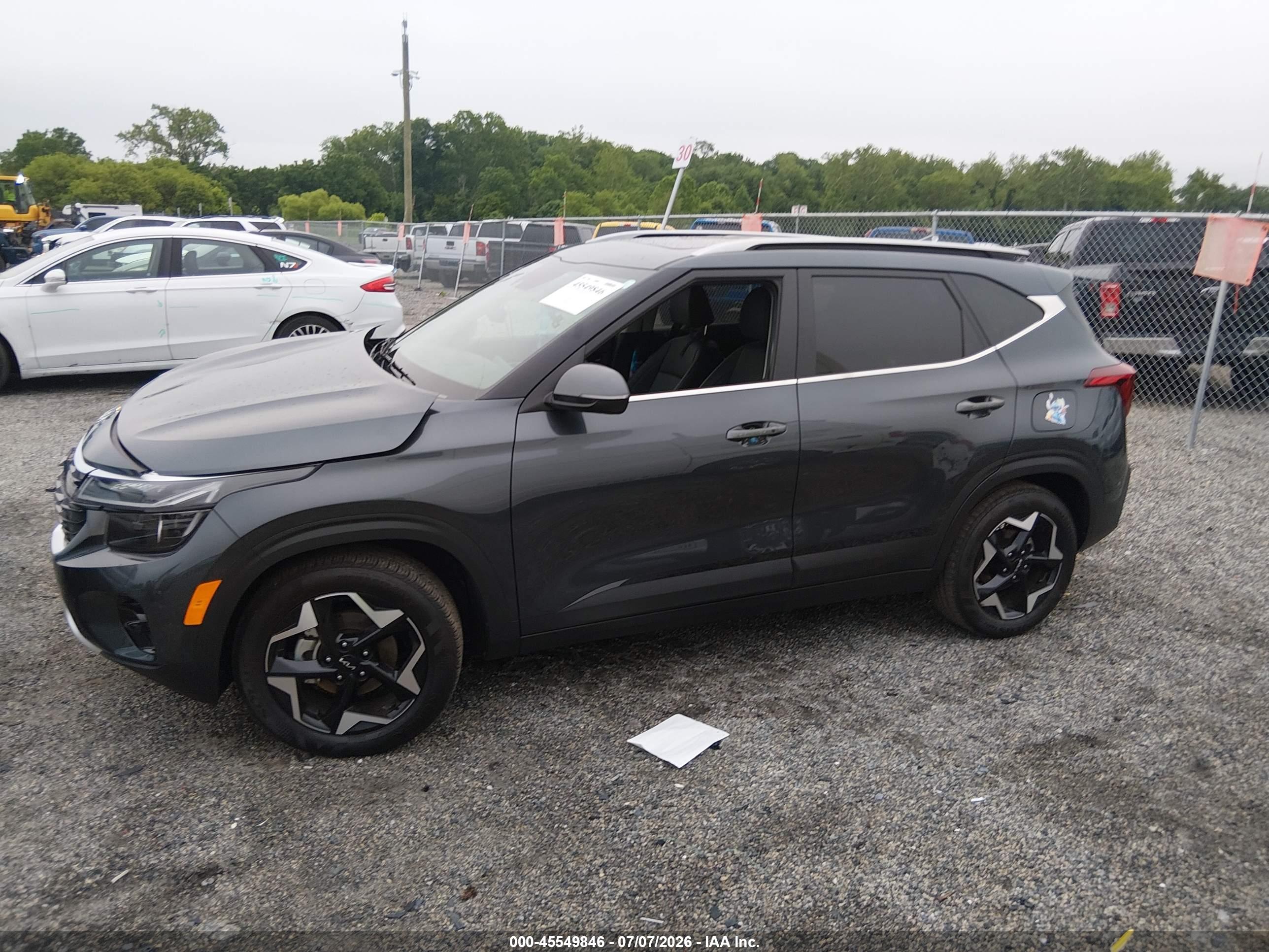 2025 KIA SELTOS EX