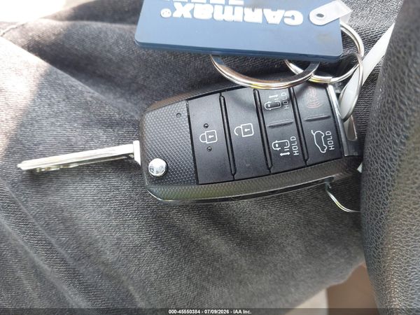 2018 KIA SEDONA LX