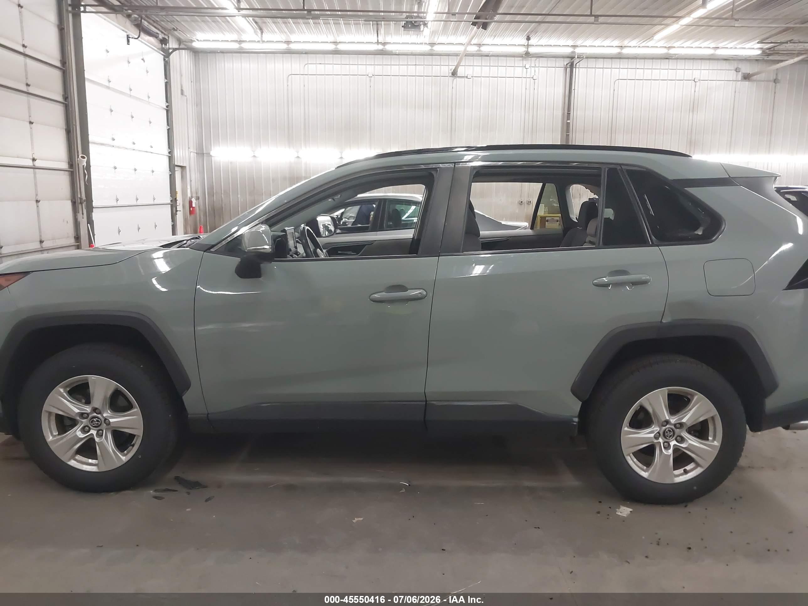 2021 TOYOTA RAV4 XLE