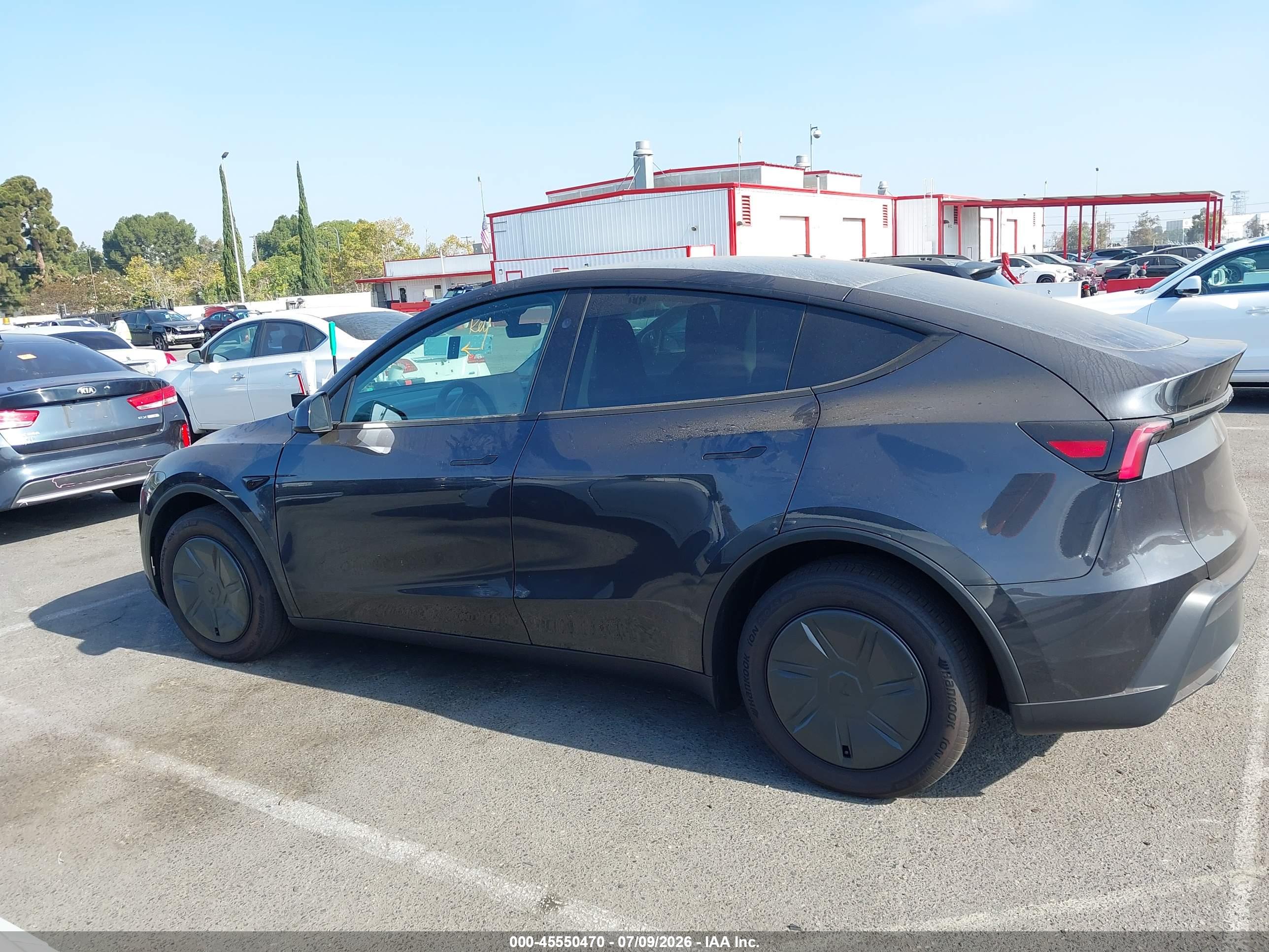 2026 TESLA MODEL Y