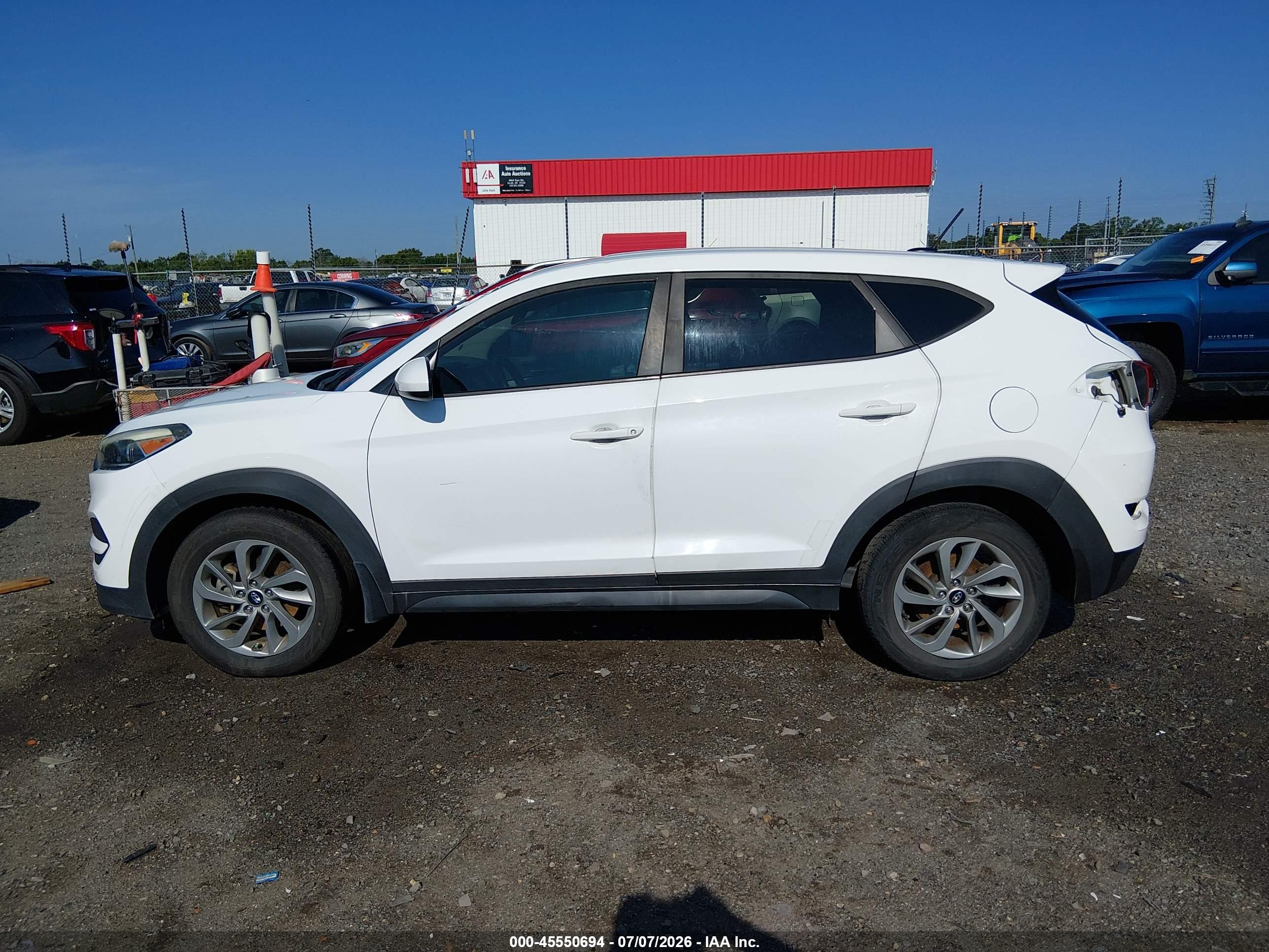 2017 HYUNDAI TUCSON SE
