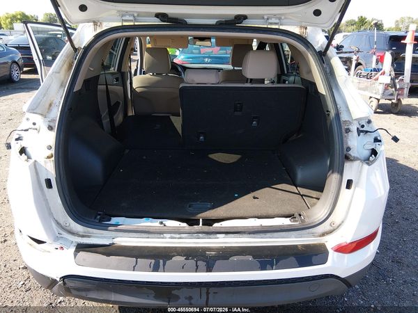 2017 HYUNDAI TUCSON SE