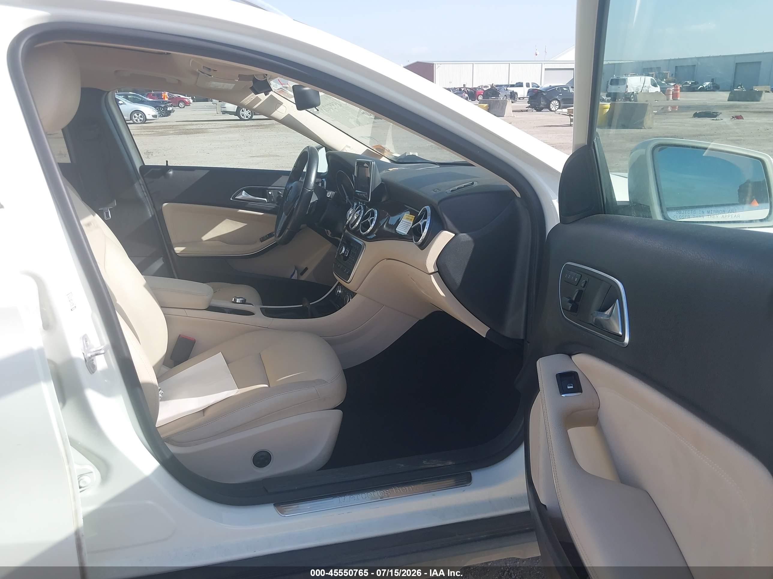 2015 MERCEDES-BENZ GLA 250 4MATIC