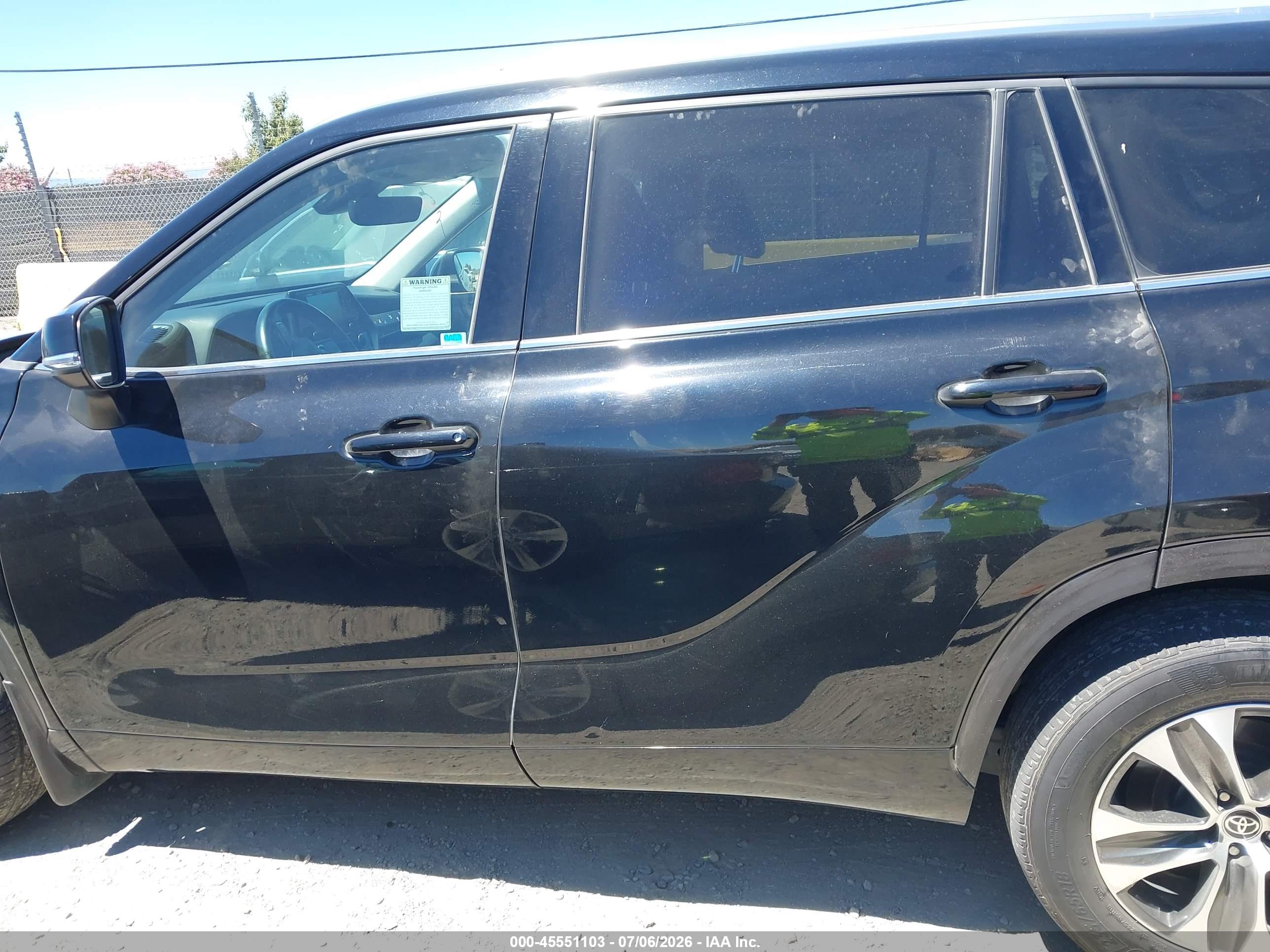 2021 TOYOTA HIGHLANDER XLE
