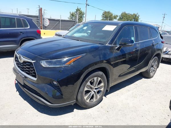 2021 TOYOTA HIGHLANDER XLE