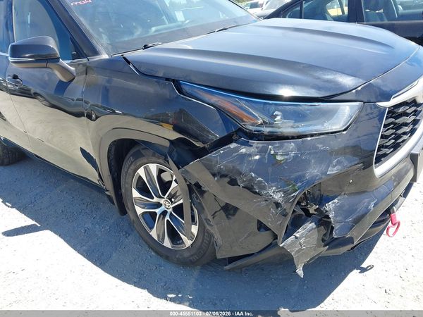 2021 TOYOTA HIGHLANDER XLE