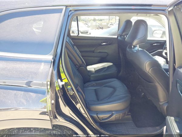 2021 TOYOTA HIGHLANDER XLE