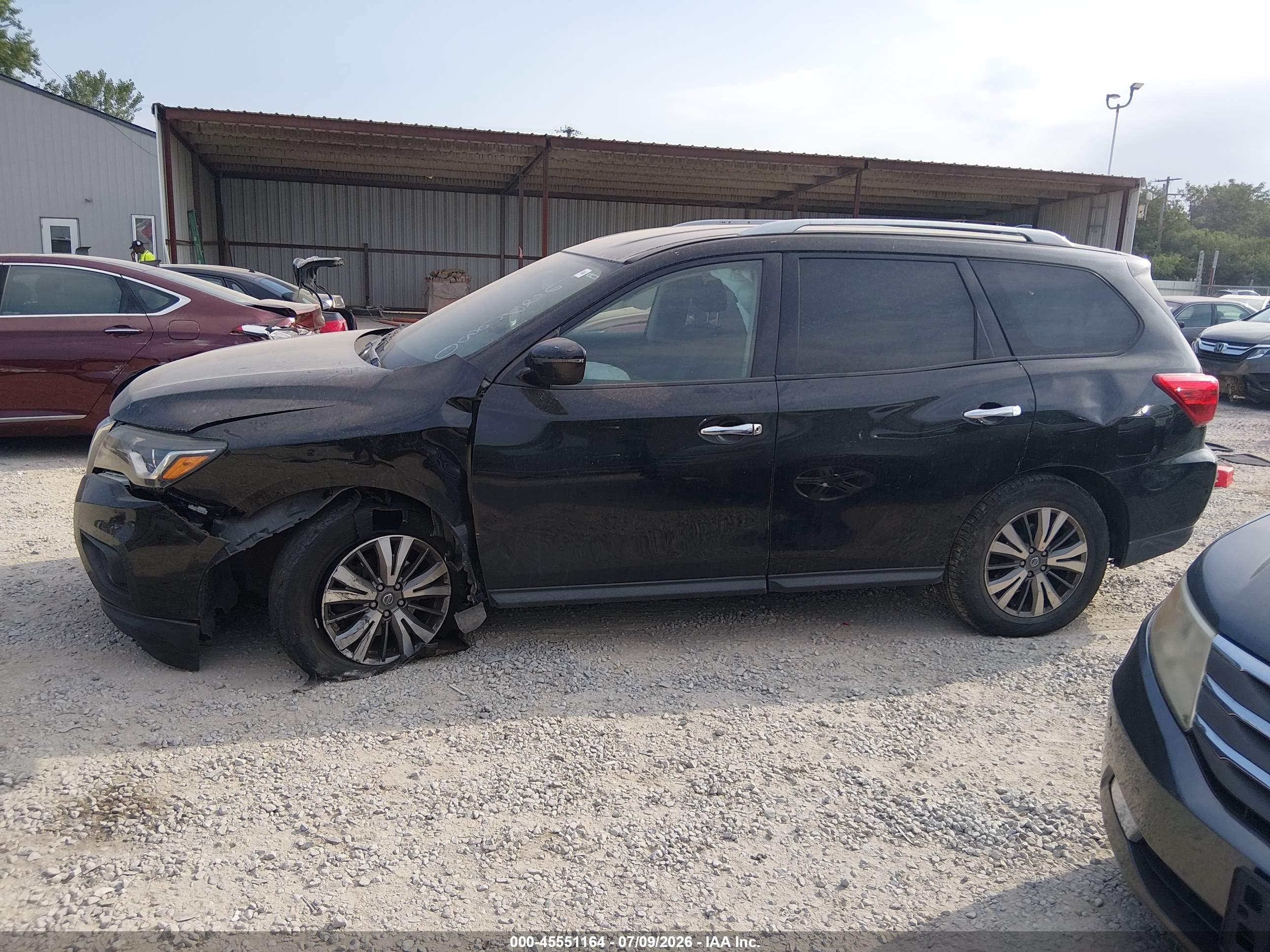 2019 NISSAN PATHFINDER SV