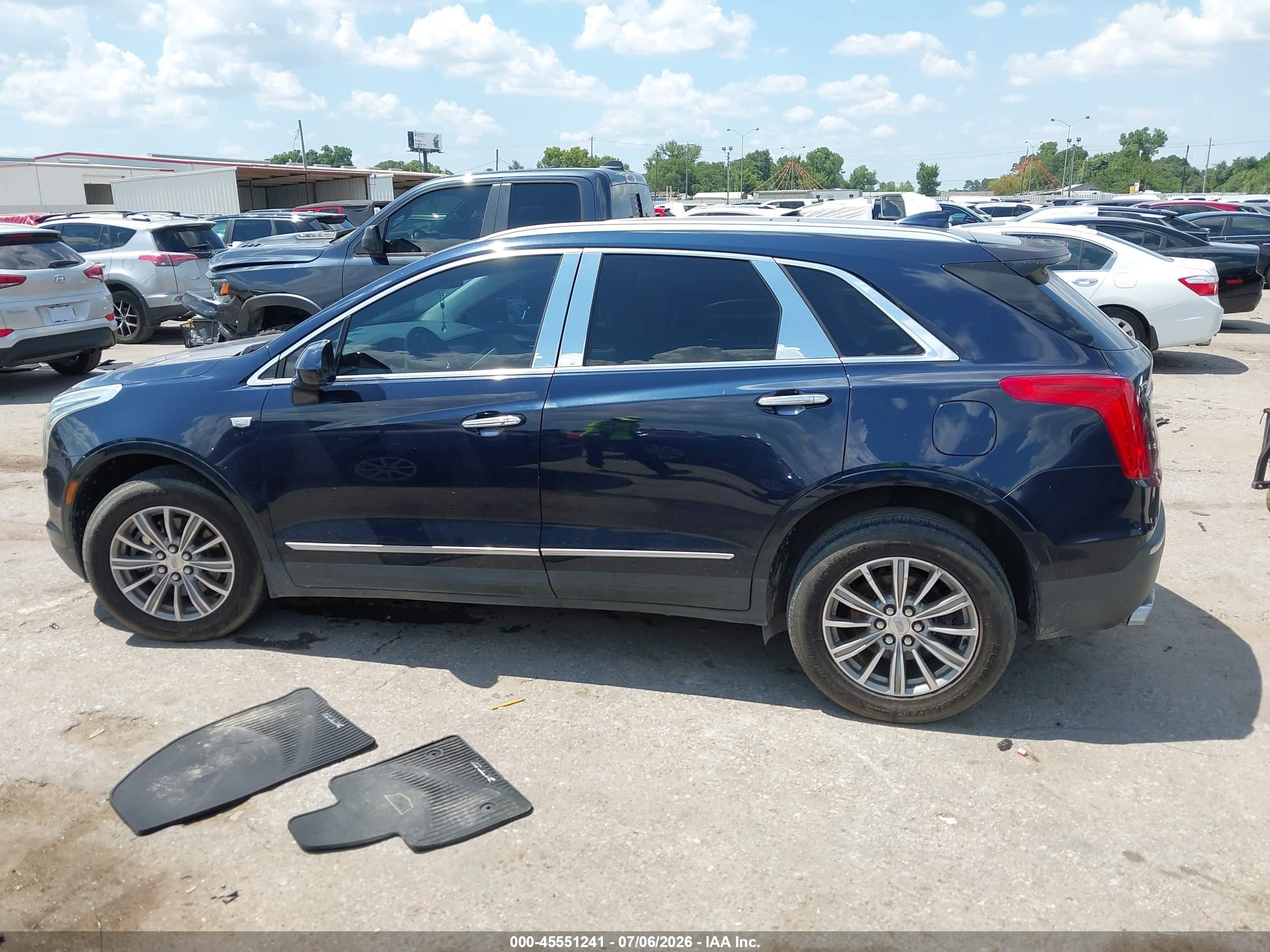 2017 CADILLAC XT5 LUXURY