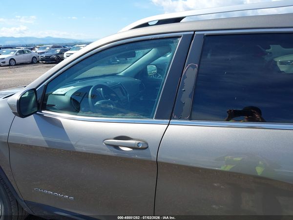 2019 JEEP CHEROKEE LATITUDE 4X4