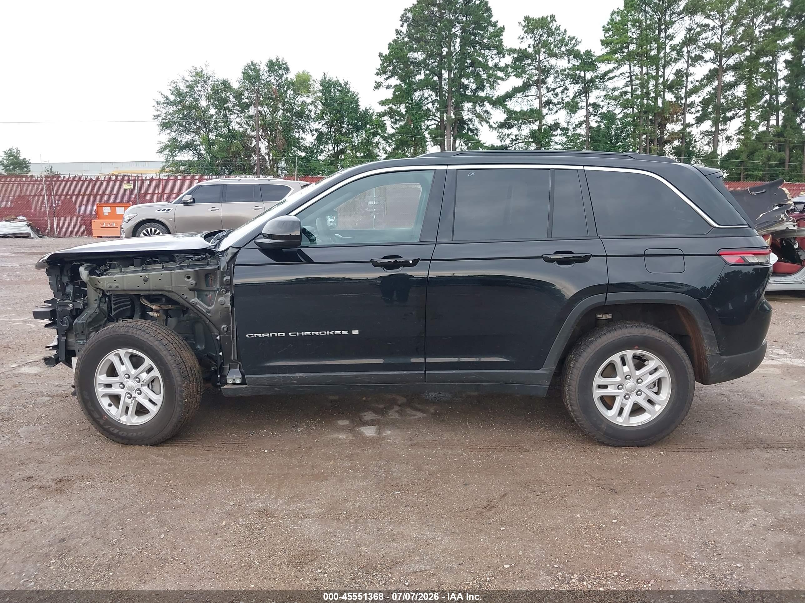 2025 JEEP GRAND CHEROKEE LAREDO 4X4