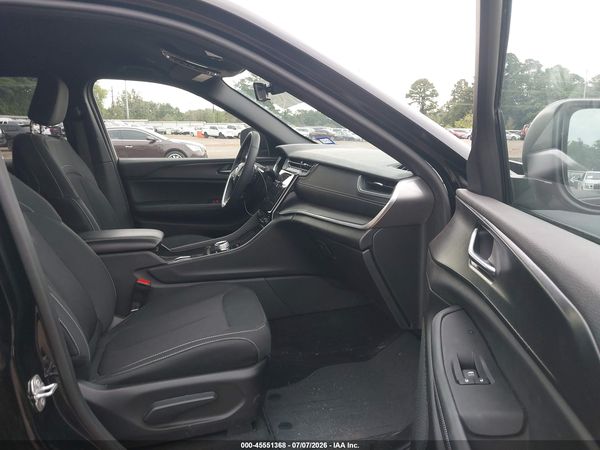 2025 JEEP GRAND CHEROKEE LAREDO 4X4