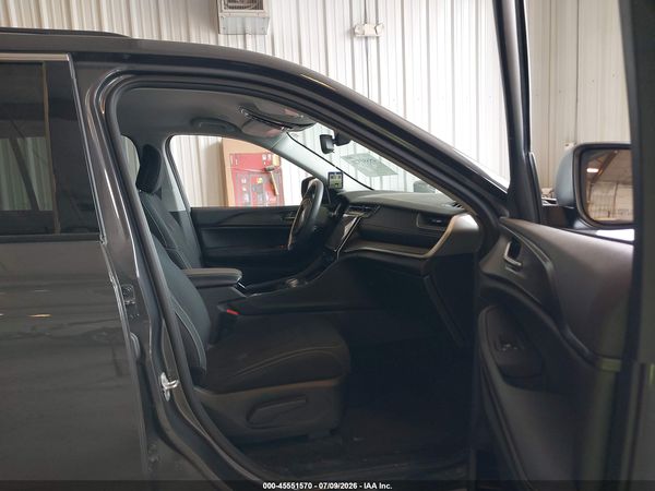 2023 JEEP GRAND CHEROKEE LAREDO 4X4