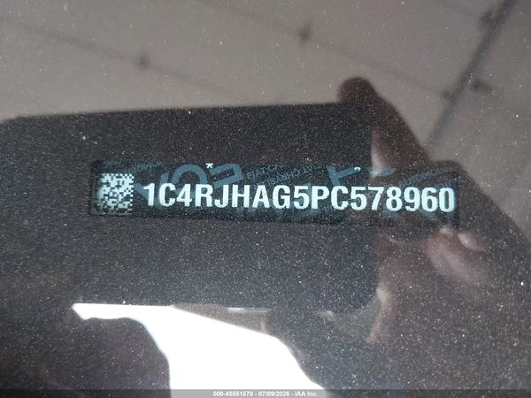 2023 JEEP GRAND CHEROKEE LAREDO 4X4