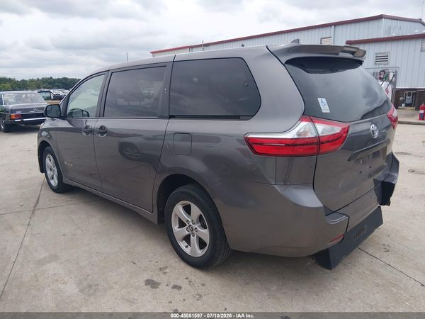 2019 TOYOTA SIENNA L 7 PASSENGER — I3