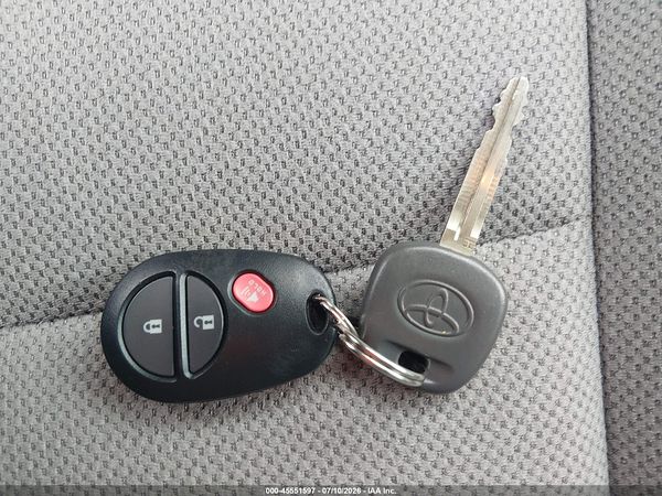 2019 TOYOTA SIENNA L 7 PASSENGER — I11