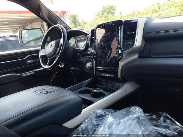 2019 RAM 1500 LARAMIE  4X2 5'7 BOX