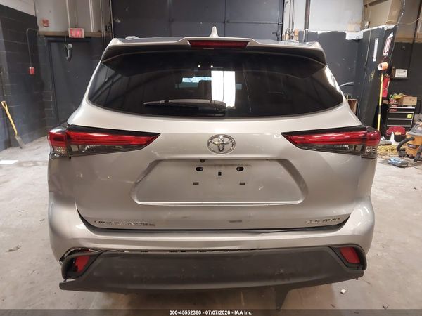 2022 TOYOTA HIGHLANDER XLE