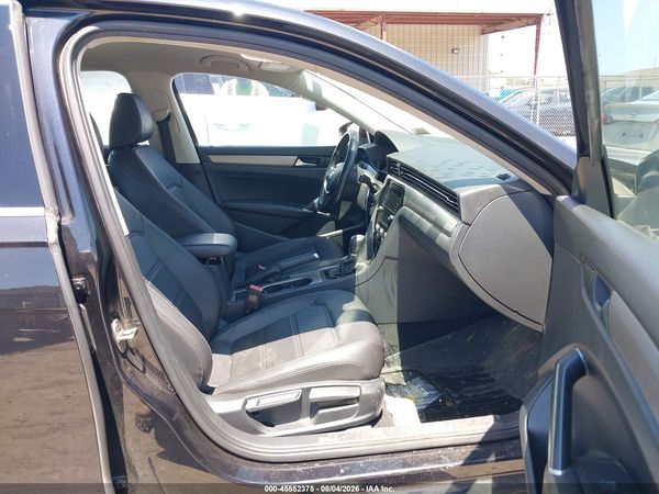 2020 VOLKSWAGEN PASSAT 2.0T SE — I5