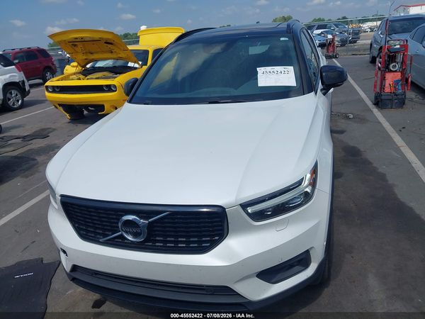 2019 VOLVO XC40 T5 R-DESIGN