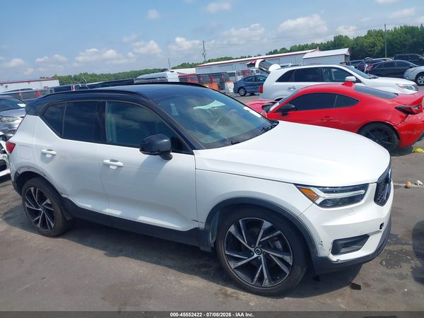 2019 VOLVO XC40 T5 R-DESIGN